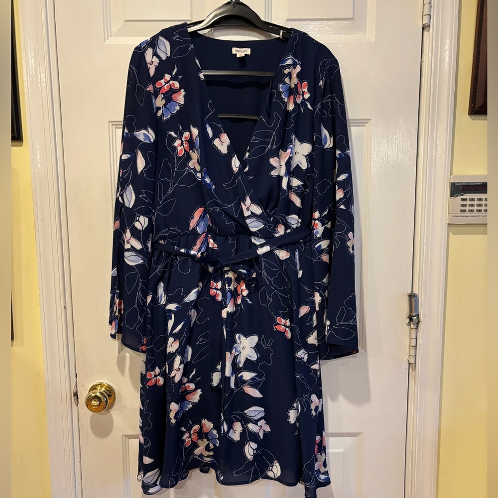 Westport | Navy Blue Pale Pink White Floral Dress Split Flared Sleeves